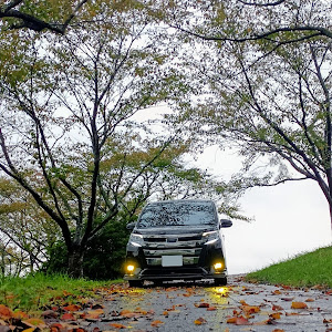 ノア ZRR85W