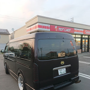 ハイエースバン TRH216K