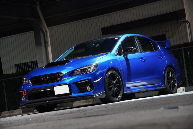 WRX S4のホイール交換・洗車・立体駐車場は盛れる・PROVA OHLINES DFV・PROVA横浜ガレージに関するカスタム事例の投稿画像1枚目