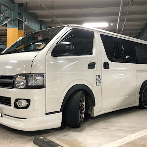 ハイエースバン TRH200V