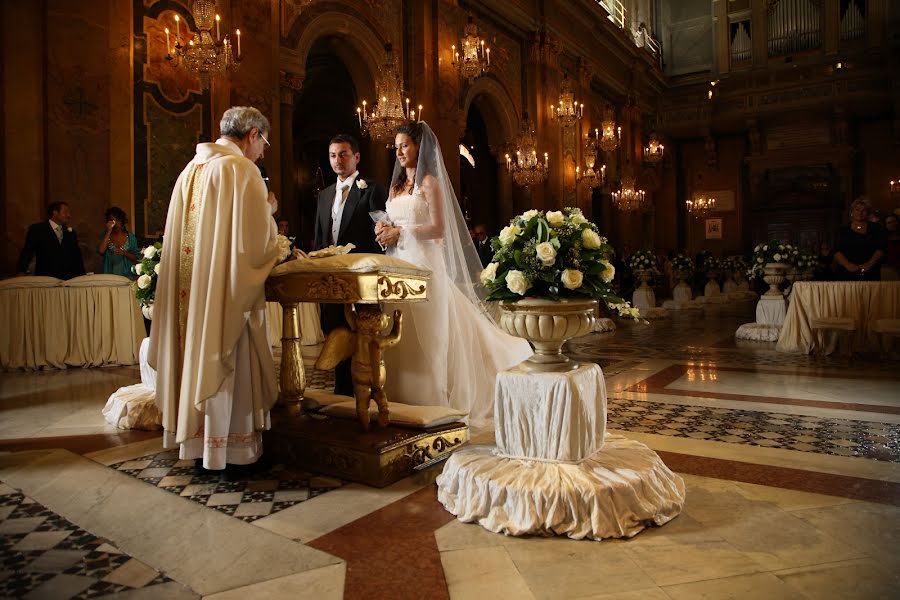 Fotografo di matrimoni Massimiliano Uccelletti (uccelletti). Foto del 8 aprile 2015