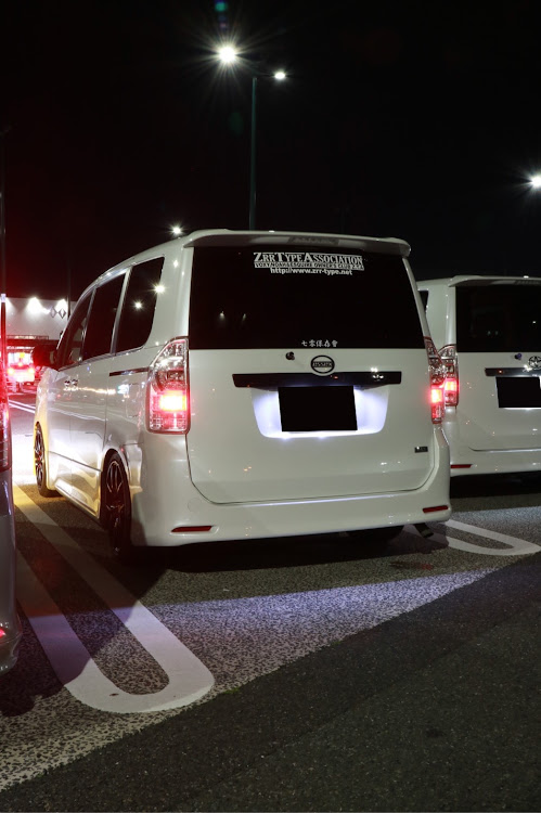 ヴォクシーのZ.T.A・七零保存會・ZRR70Wに関するカスタム事例の投稿画像1枚目