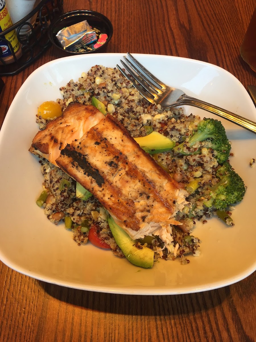 For lunch I had the quinoa bowl and had salmon on top. It was very good!!!