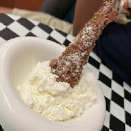 PAI PAI CANNOLI 義大利卡諾里冰淇淋甜點店