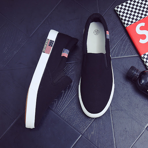 Title 8, Mens white canvas shoes, all-match style. Vers...