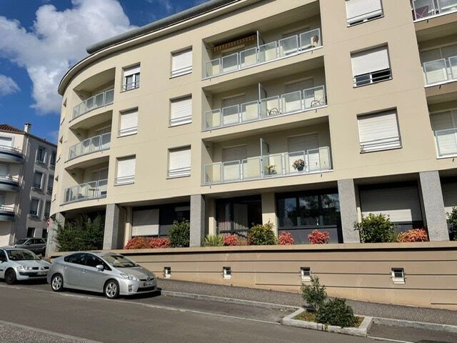 Location  appartement 1 pièce 32 m² à Limoges (87000), 355 €