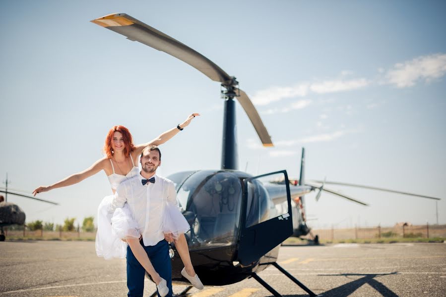 Fotógrafo de casamento Veronika Zozulya (veronichzz). Foto de 30 de outubro 2015