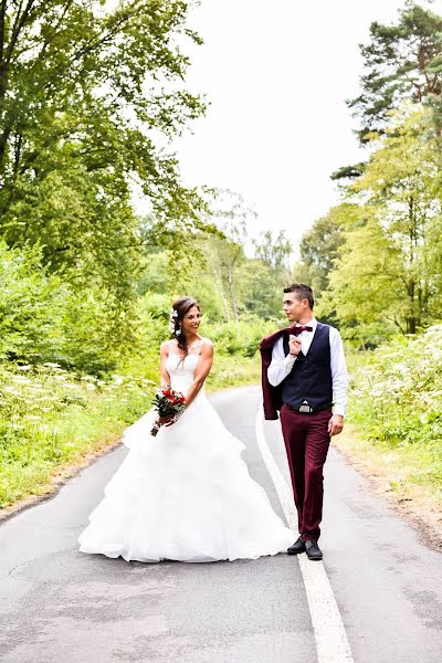 Wedding photographer Manon Debeurme (debeurme). Photo of 14 April 2019