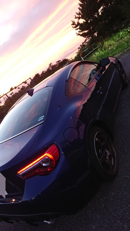 86の86・ZN6・夕日と愛車・熱中症に注意に関するカスタム事例の投稿画像1枚目
