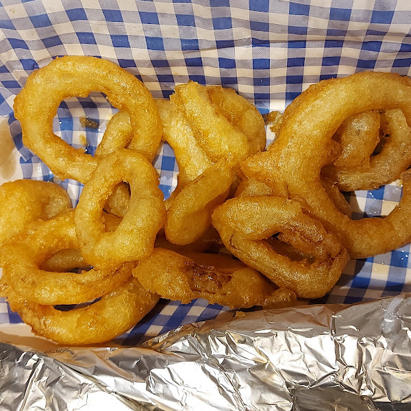 Gluten-Free Onion Rings at The Anchor Inn Beer Garden