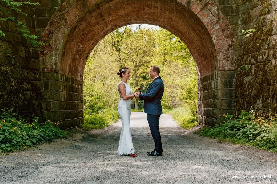 Fotografo di matrimoni Paweł Pyrczak (pawelpyrczak). Foto del 24 febbraio 2020