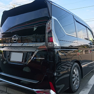 セレナ C27型