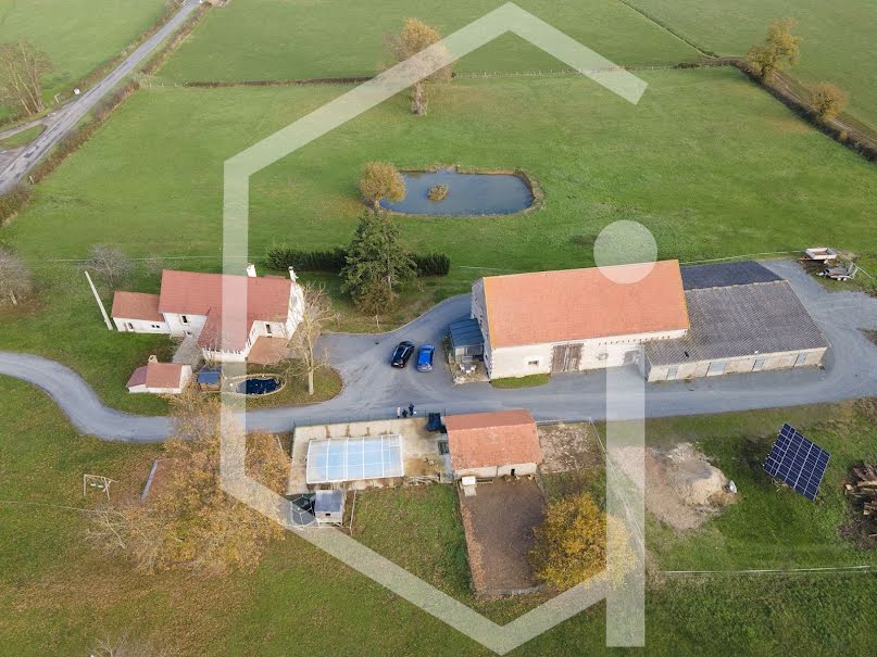 Vente propriété 13 pièces 272 m² à Moulins (03000), 372 000 €