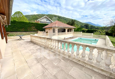 House with pool and terrace 2