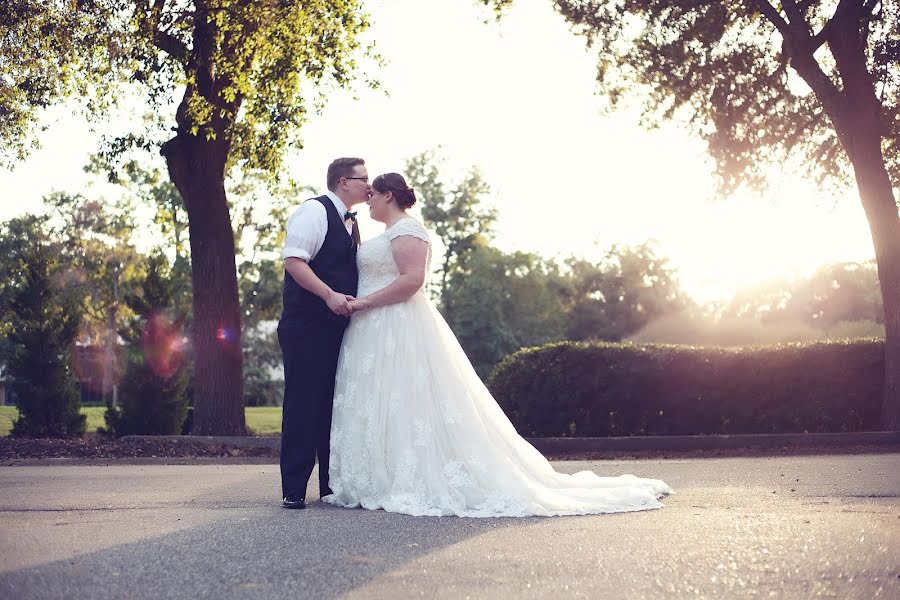 Fotografo di matrimoni Melissa Miley (melissamiley). Foto del 30 dicembre 2019