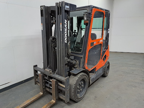 Picture of a DOOSAN D25S-5