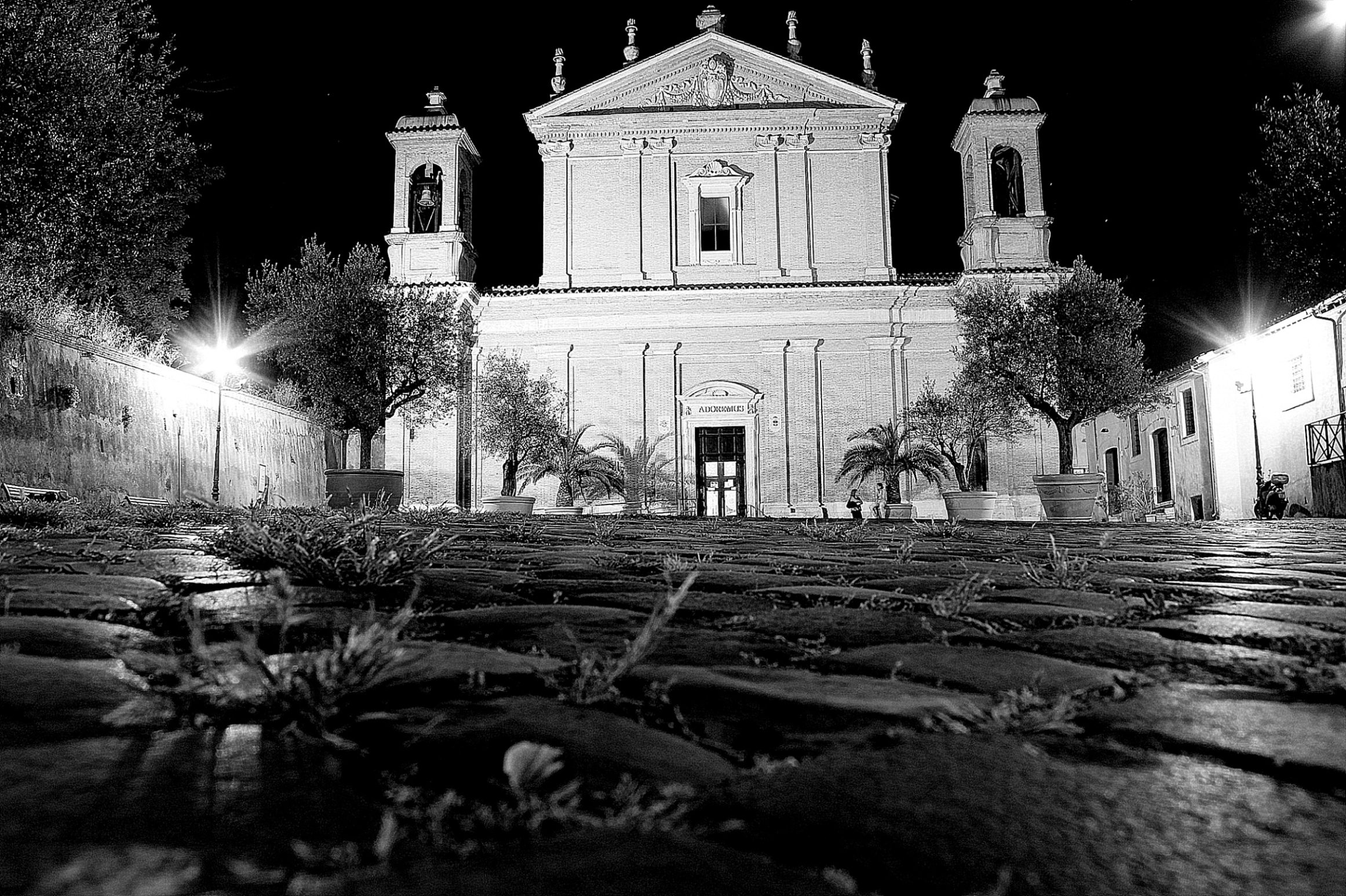 Toh una Chiesa ancora aperta di Franca Graziani