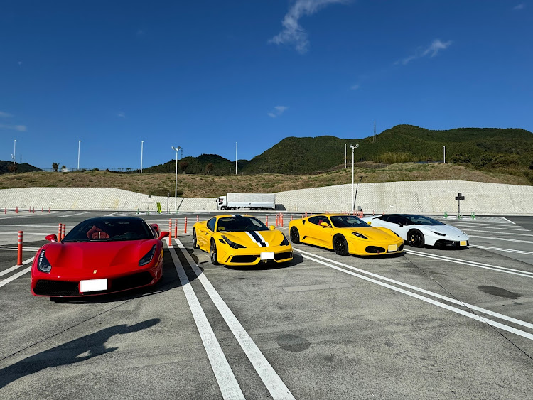 F430のランボルギーニ・スーパーカー・フェラーリ・F430・イベント参加に関するカスタム事例の投稿画像1枚目