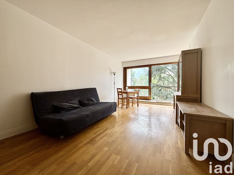 Location meublée appartement 1 pièce 32 m² à Le Plessis-Robinson (92350), 950 €