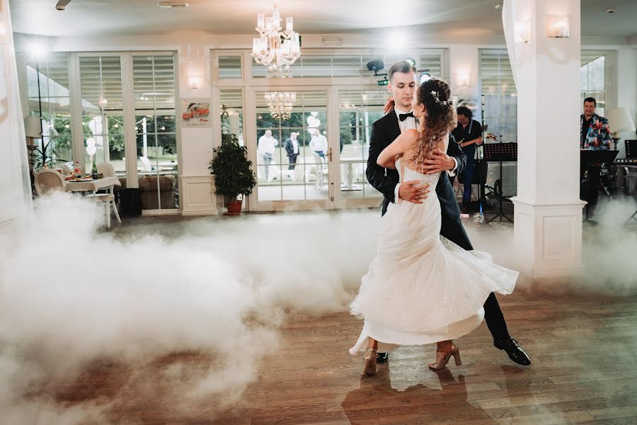 Fotógrafo de casamento Pozytywnie Obiektywni (wiktorskladanek). Foto de 5 de fevereiro