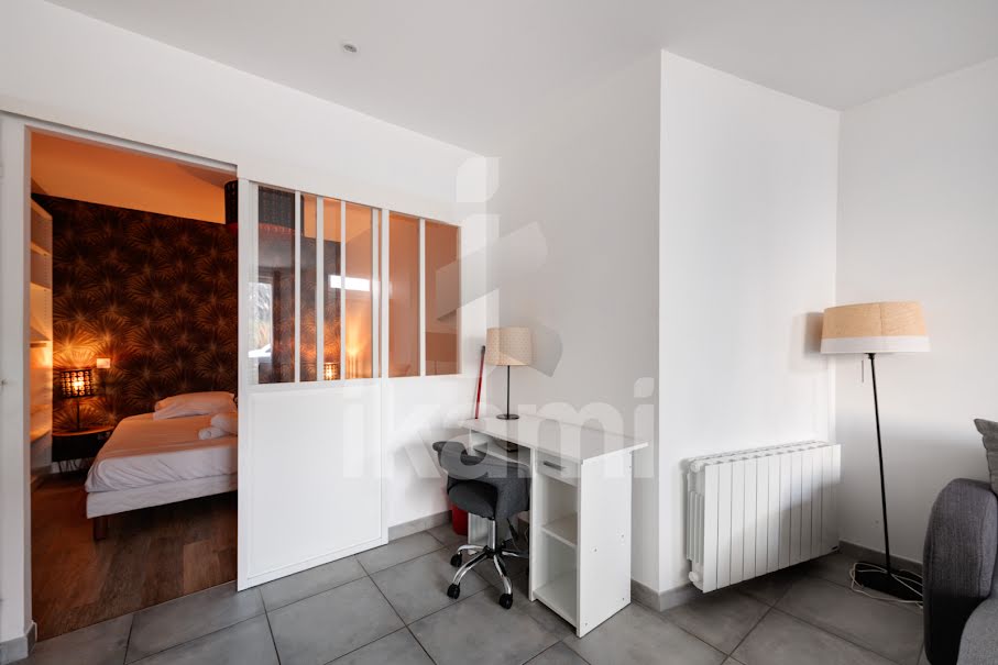 Location meublée appartement 2 pièces 34.1 m² à Lyon 8ème (69008), 860 €