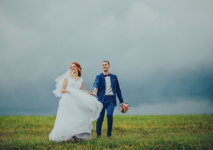 Fotógrafo de casamento Anastasiya Fedyaeva (naisi). Foto de 17 de outubro 2017