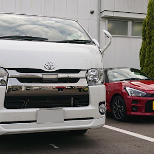 ハイエースバン TRH200V