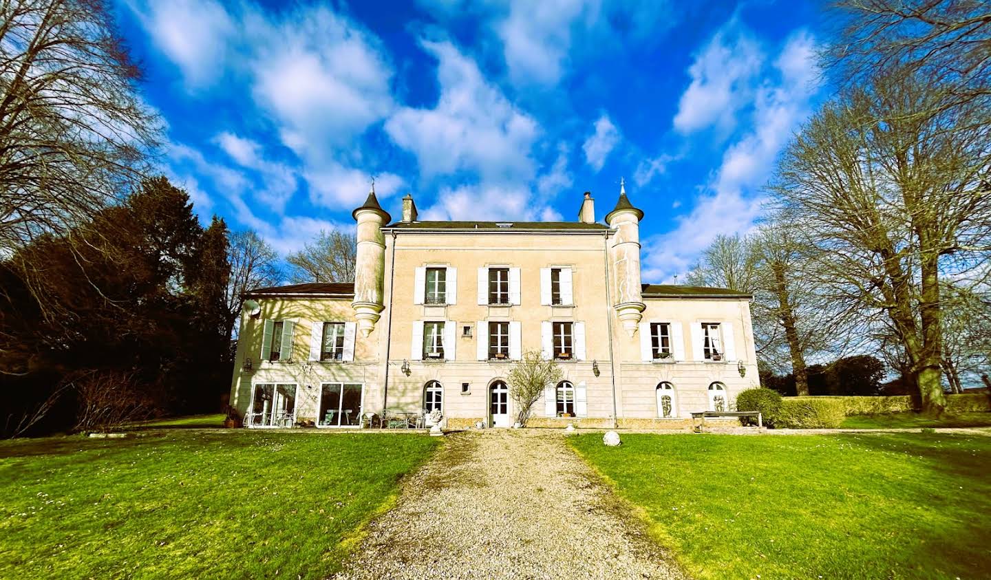 Propriété avec piscine Villeneuve-sur-Bellot