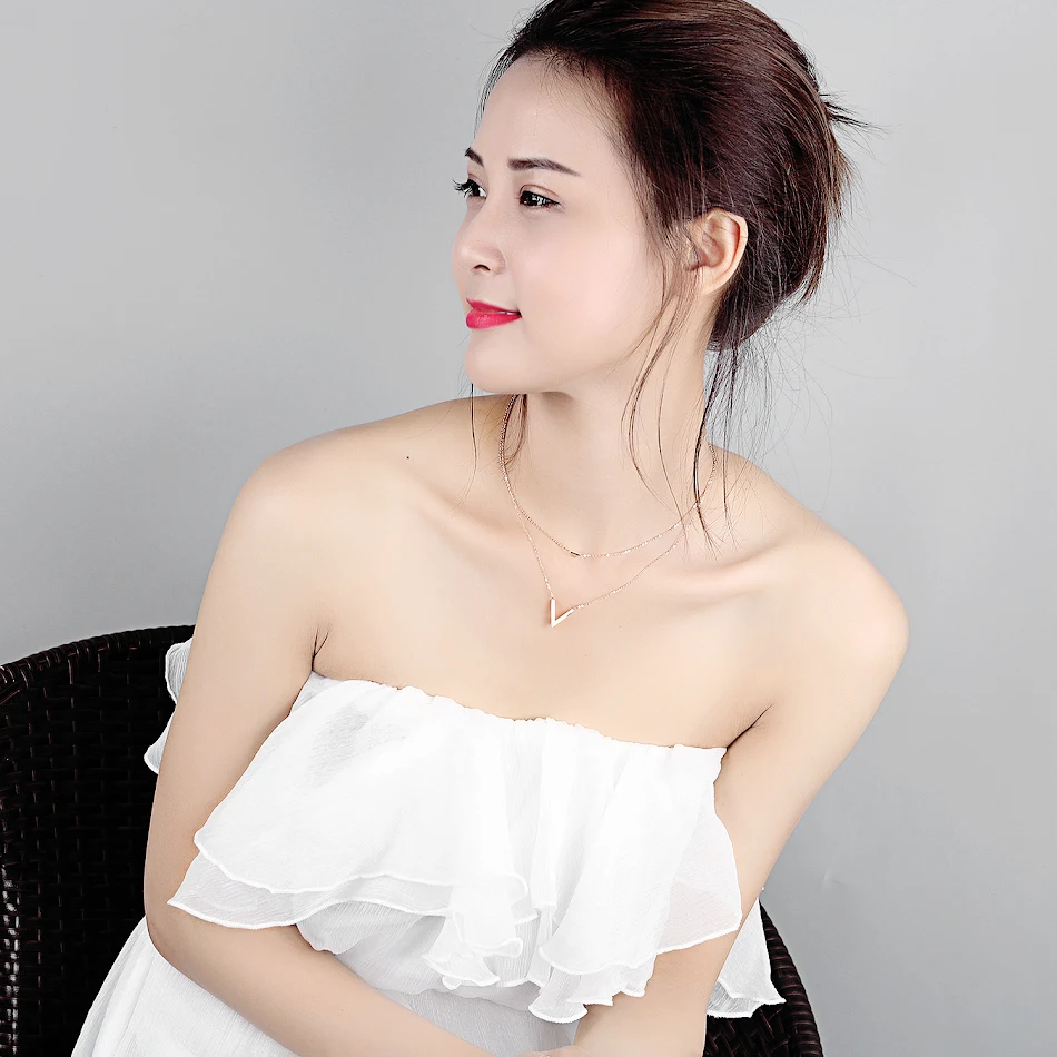 Triangle V necklace