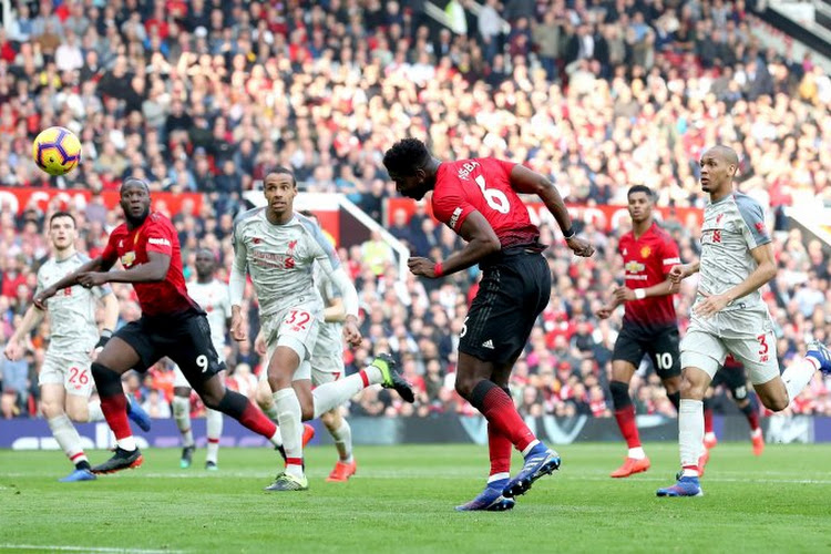 ? Le duel entre Manchester United et Liverpool accouche d'une souris, Arsenal en profite