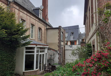 Hôtel particulier avec jardin 11