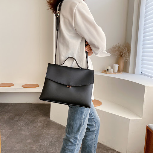 Title 1, European and American messenger bag for everyda...