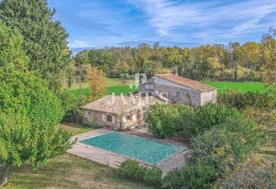 Maison avec piscine et terrasse 15