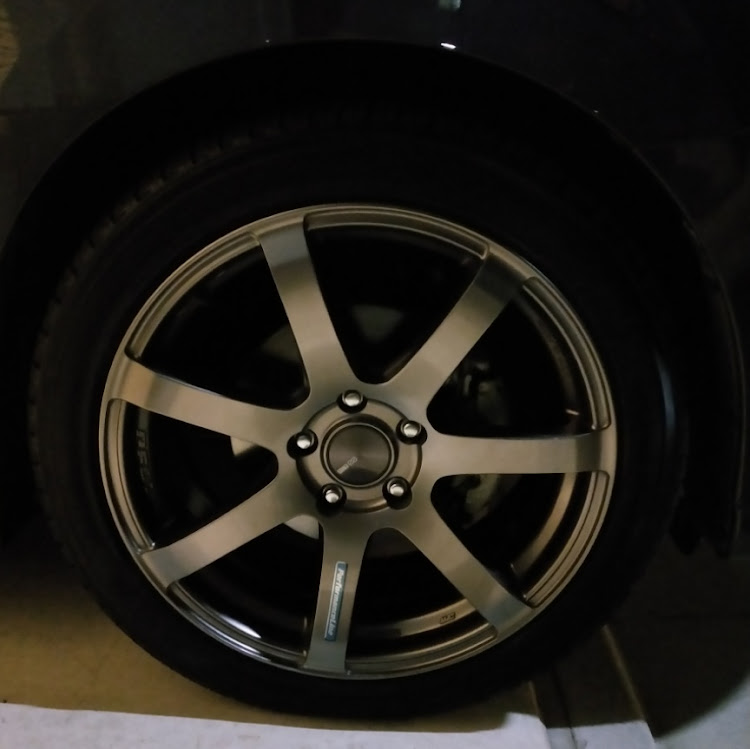 プレマシーのプレマシーcw・mazuda5・ENKEI  PF07・ホイール交換・タイヤインチアップに関するカスタム事例の投稿画像2枚目