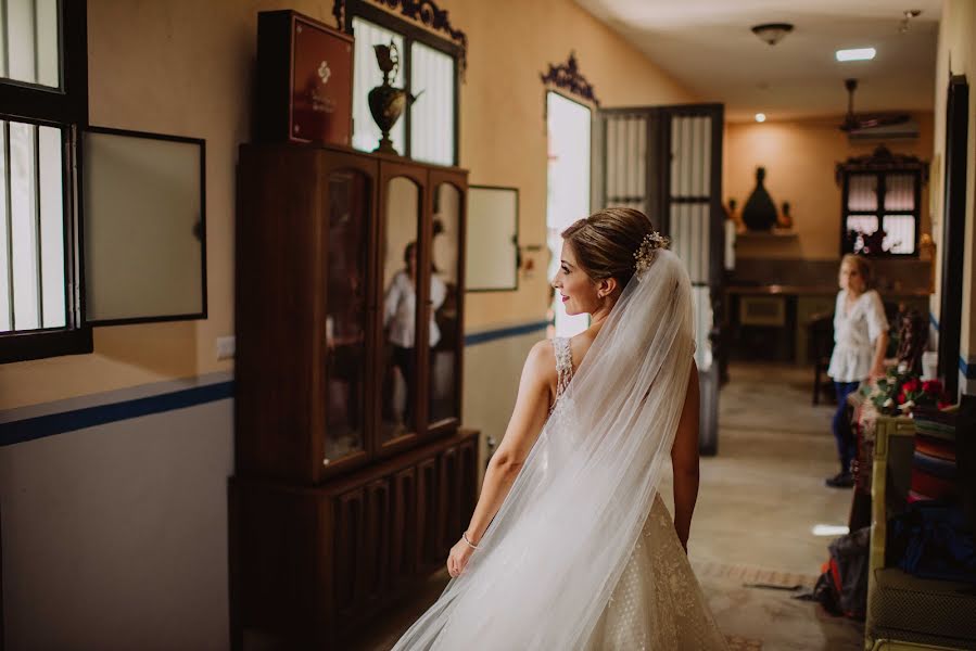 Fotografo di matrimoni Alejandro González (alexgzzph). Foto del 26 maggio 2020