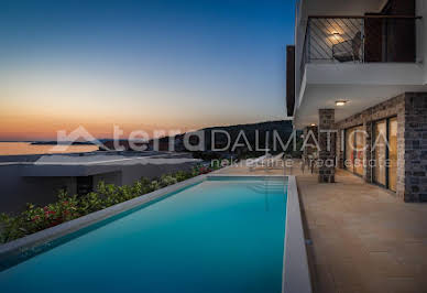 Villa with pool and terrace 17