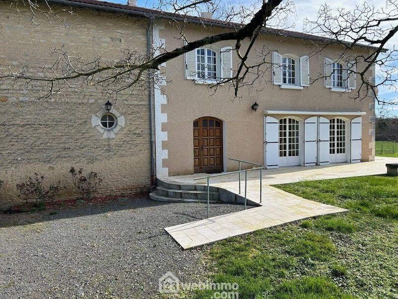 Vente maison 7 pièces 186 m² à Chasseneuil-du-Poitou (86360), 600 000 €