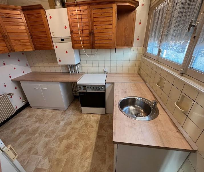 Location  appartement 4 pièces 72 m² à Belfort (90000), 650 €