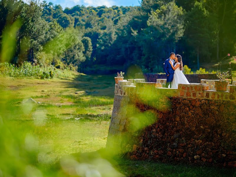 Fotografo di matrimoni Harry Tiana Teddy Randrianasolo (harrytianateddy). Foto del 7 agosto 2020