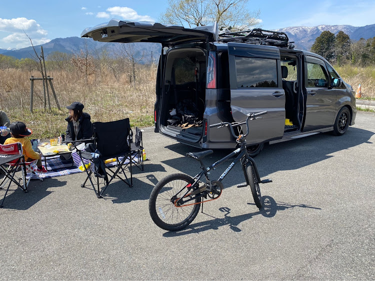 ステップワゴンのYAKIMA・夏タイヤに交換・花見ドライブ・オフグリッド・桜と愛車に関するカスタム事例の投稿画像3枚目