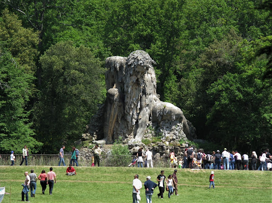 Parco di Villa Demidoff - Colosso dell’Appennino di pizzicastelle