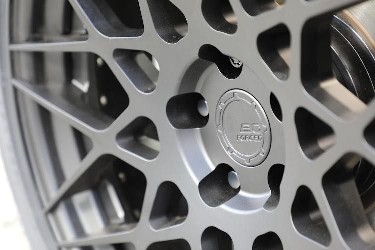 RAV4のRAV4乗りさんと繋がりたい・BCforged・写活・RAV4HYBRIDに関するカスタム事例の投稿画像2枚目