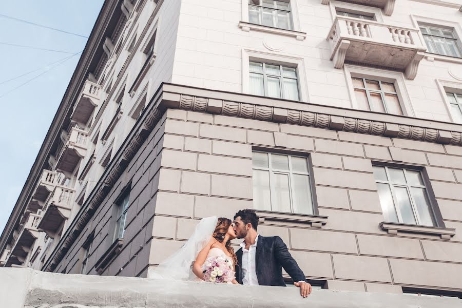 Fotógrafo de casamento Viktoriya Kovrigina (vikakovrigina). Foto de 26 de junho 2017