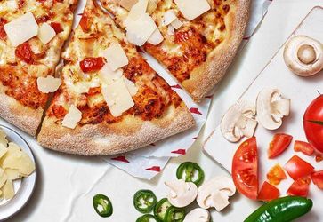 Photo 3 - Pizza Hut
