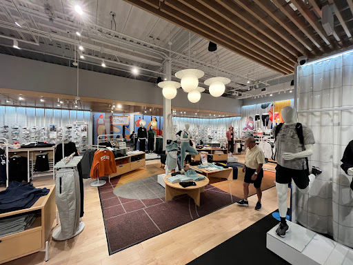 Nike Store - Thumbnail