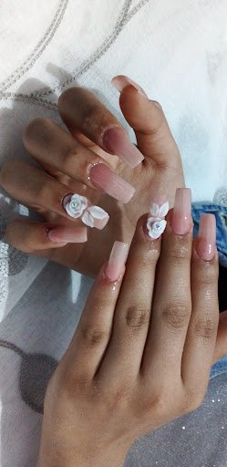 Louvre Nails Design - Thumbnail