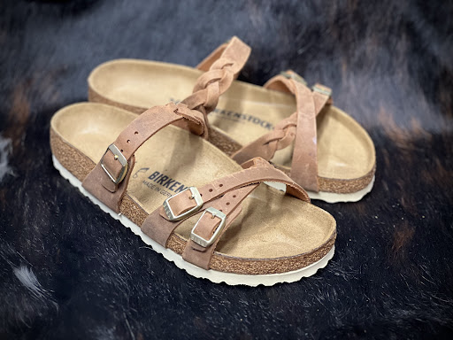 Mark's Outfitters - Thumbnail