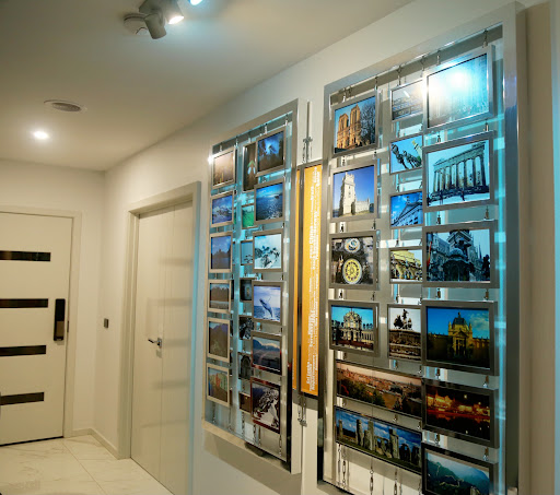 Bottomley Fine Framing - Brighton - Thumbnail