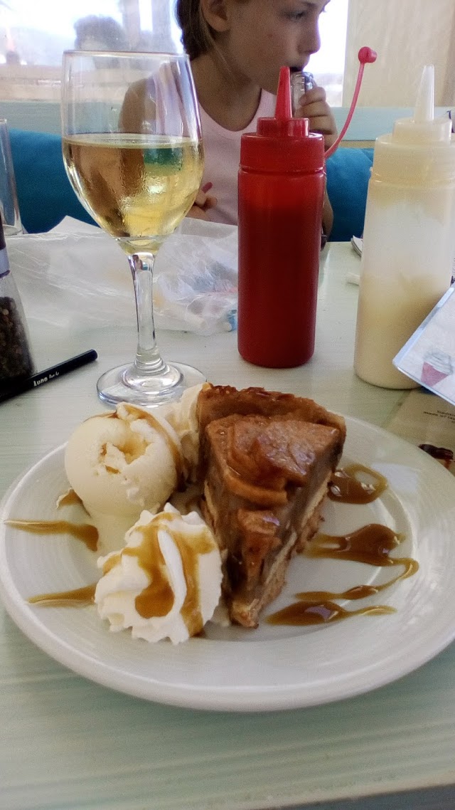 roxannes bar restaurant