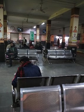 Civil Lines Bus Station (UPSRCTC), Allahabad, Author: shan singh